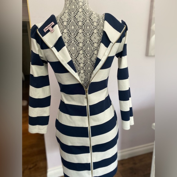 Juicy Couture Medium Zipper Back Dress - Picture 4 of 10